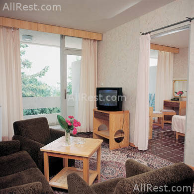 Compass Hotel 4